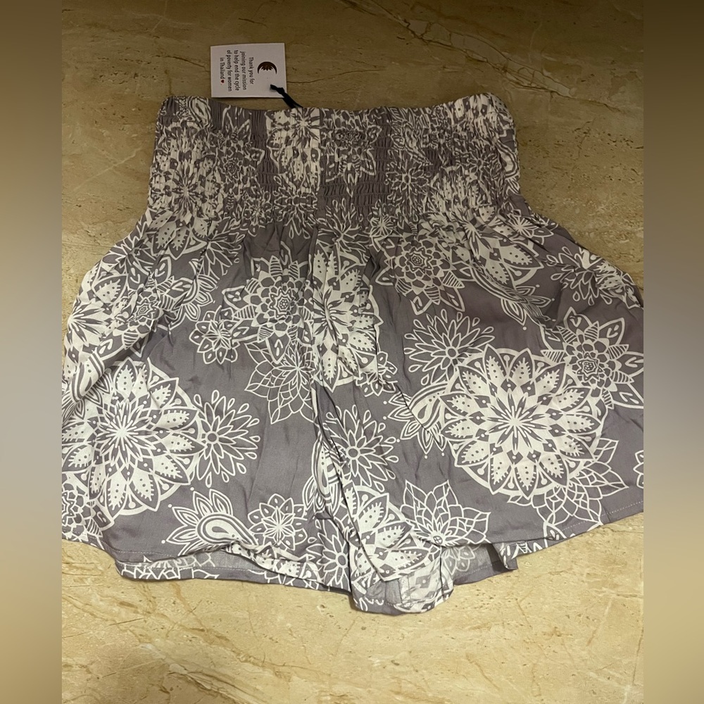 Gray and white shorts Lotus and Luna